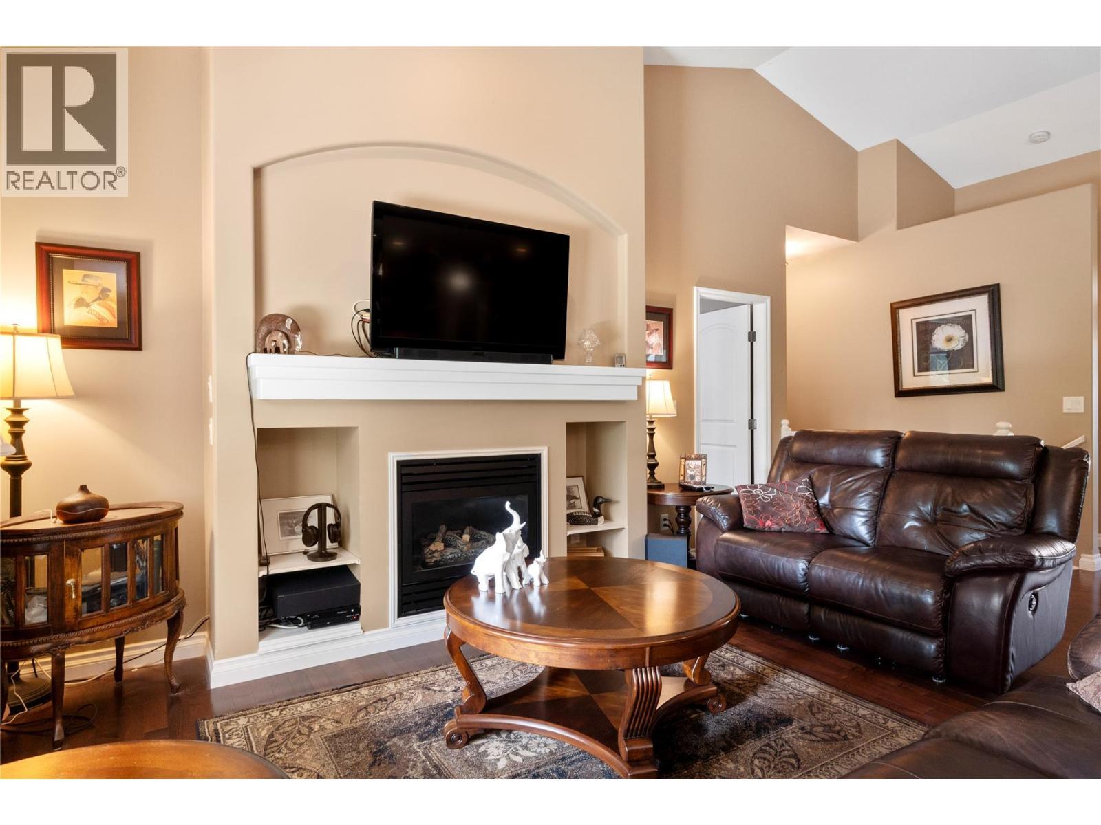 2743 Golf Course Drive, Blind Bay, BC - Indoor Photo Showing Living Room With Fireplace