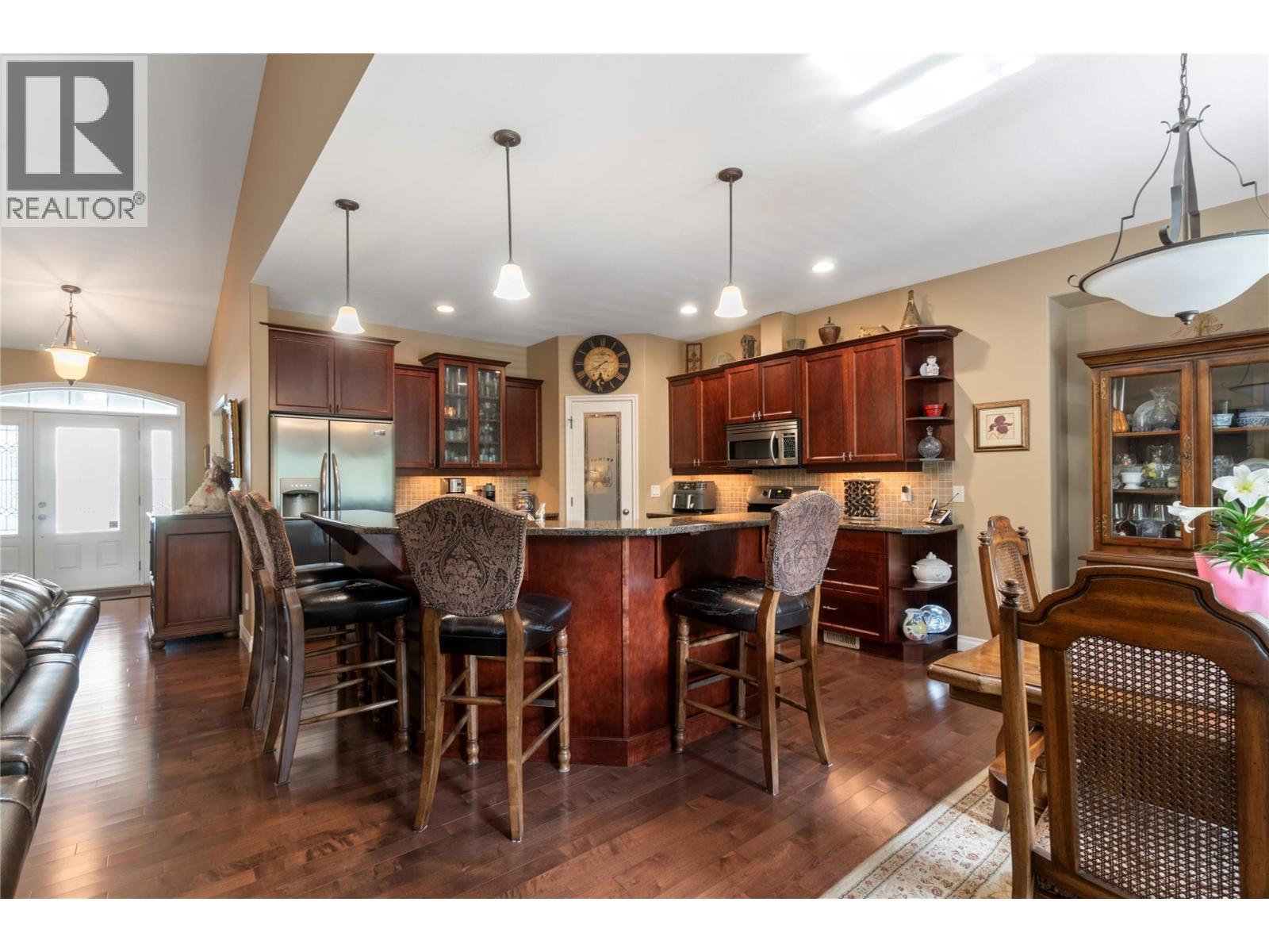 2743 Golf Course Drive, Blind Bay, BC - Indoor Photo Showing Dining Room