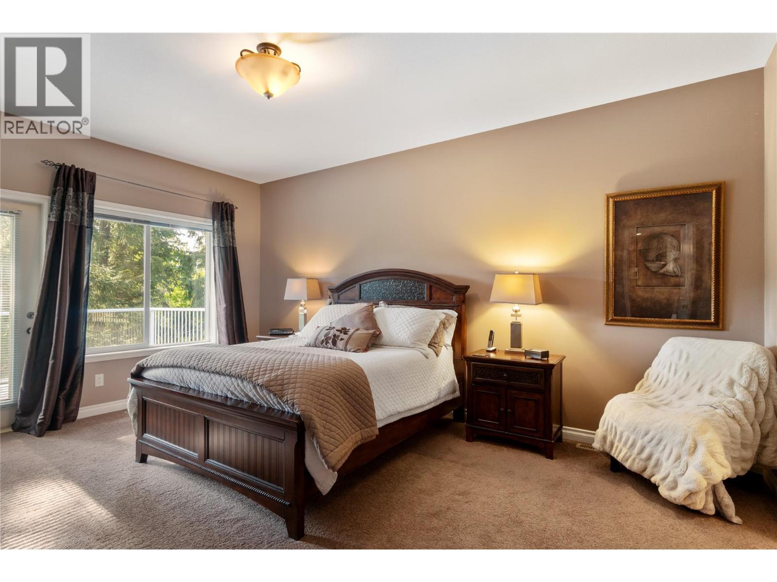 2743 Golf Course Drive, Blind Bay, BC - Indoor Photo Showing Bedroom