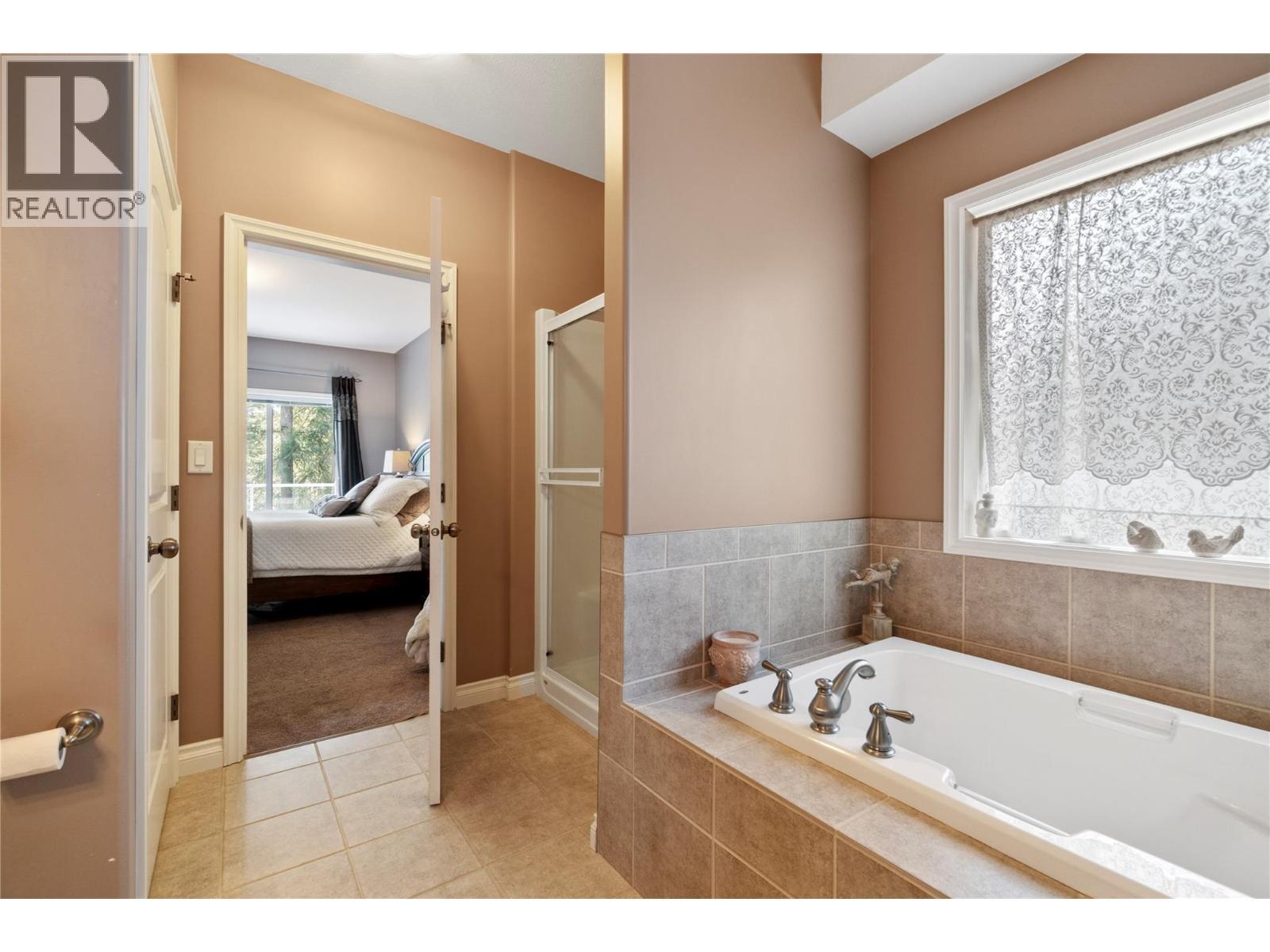 2743 Golf Course Drive, Blind Bay, BC - Indoor Photo Showing Bathroom