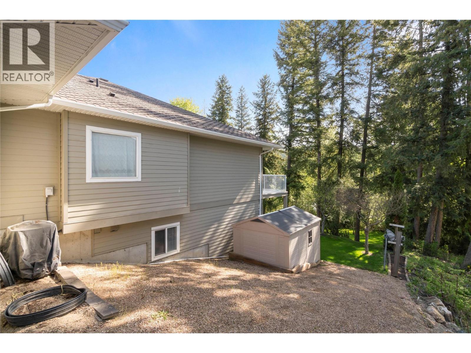 2743 Golf Course Drive, Blind Bay, BC - Outdoor With Exterior