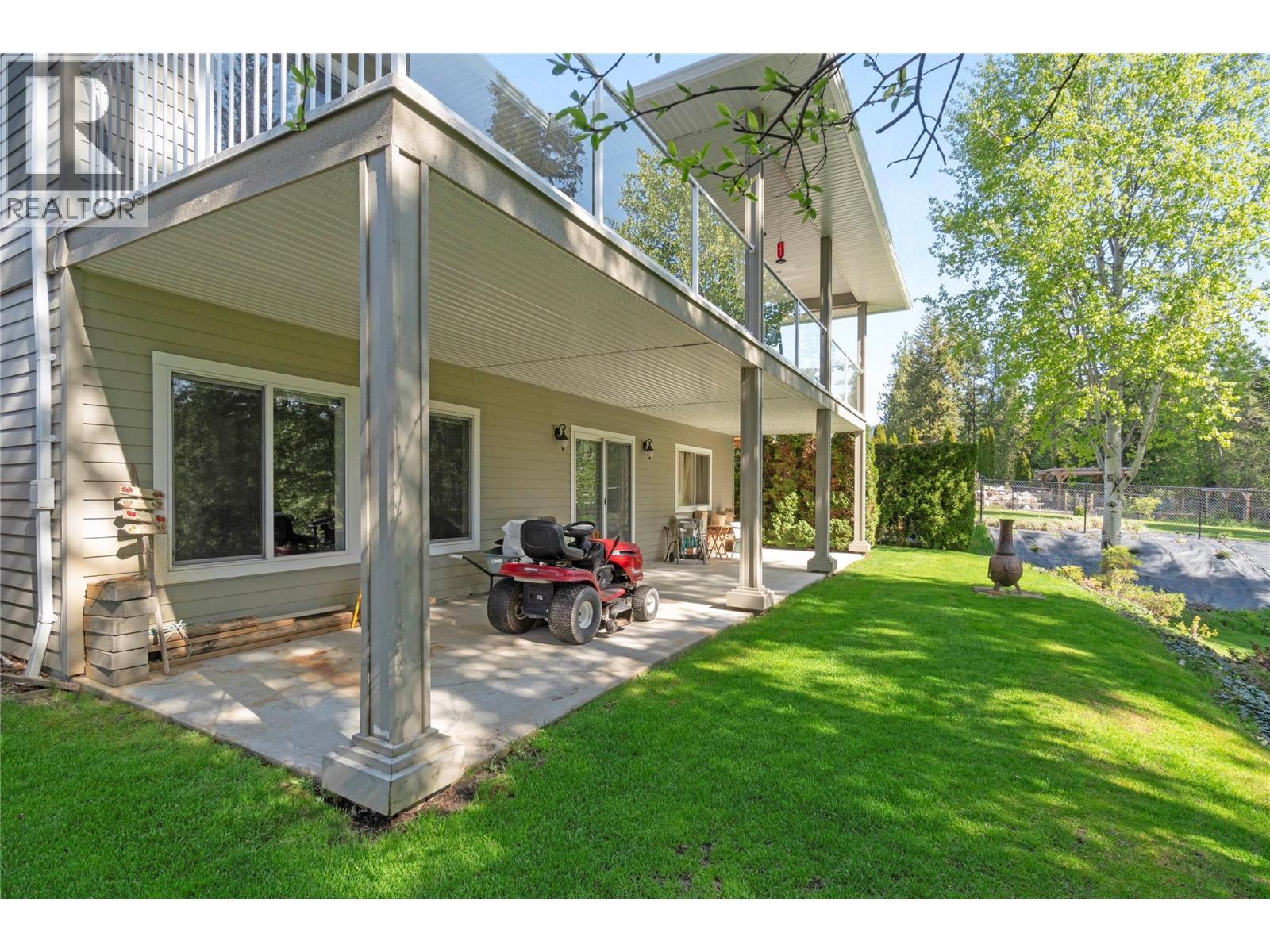 2743 Golf Course Drive, Blind Bay, BC - Outdoor With Deck Patio Veranda