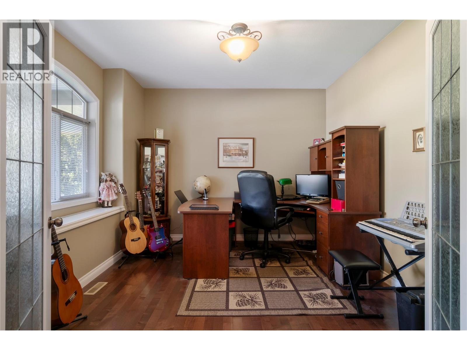 2743 Golf Course Drive, Blind Bay, BC - Indoor Photo Showing Office