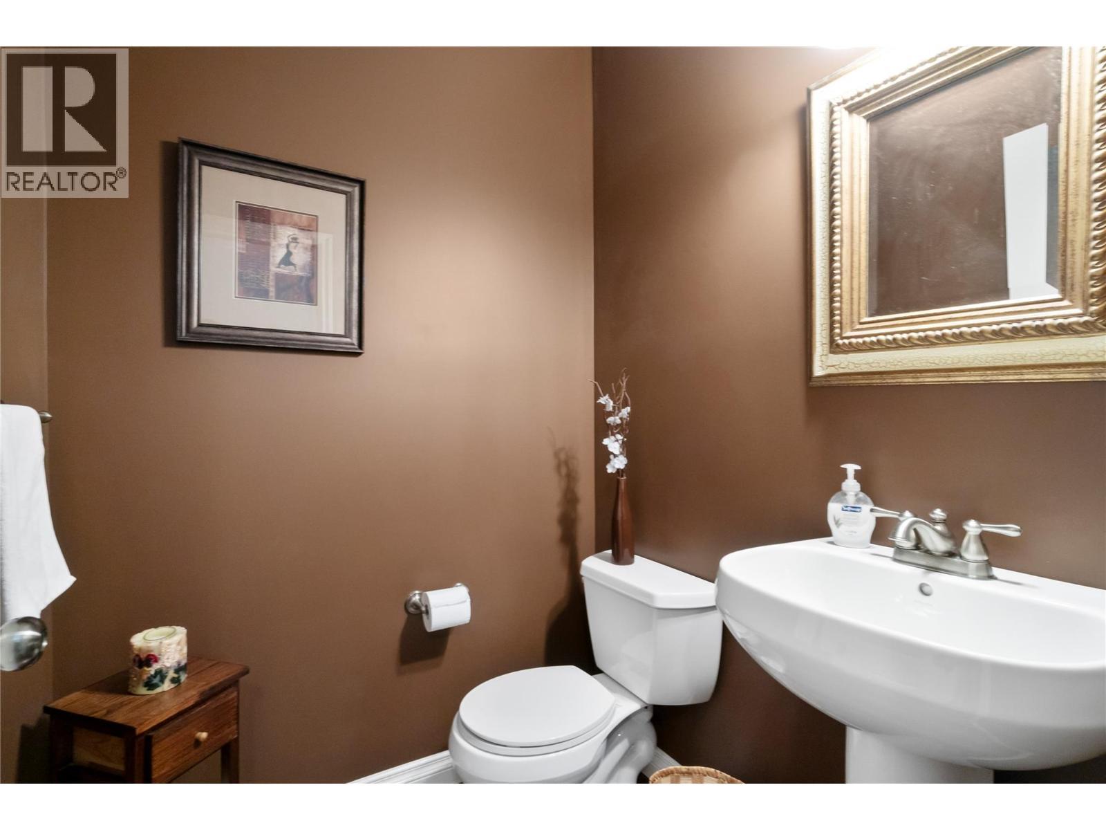 2743 Golf Course Drive, Blind Bay, BC - Indoor Photo Showing Bathroom