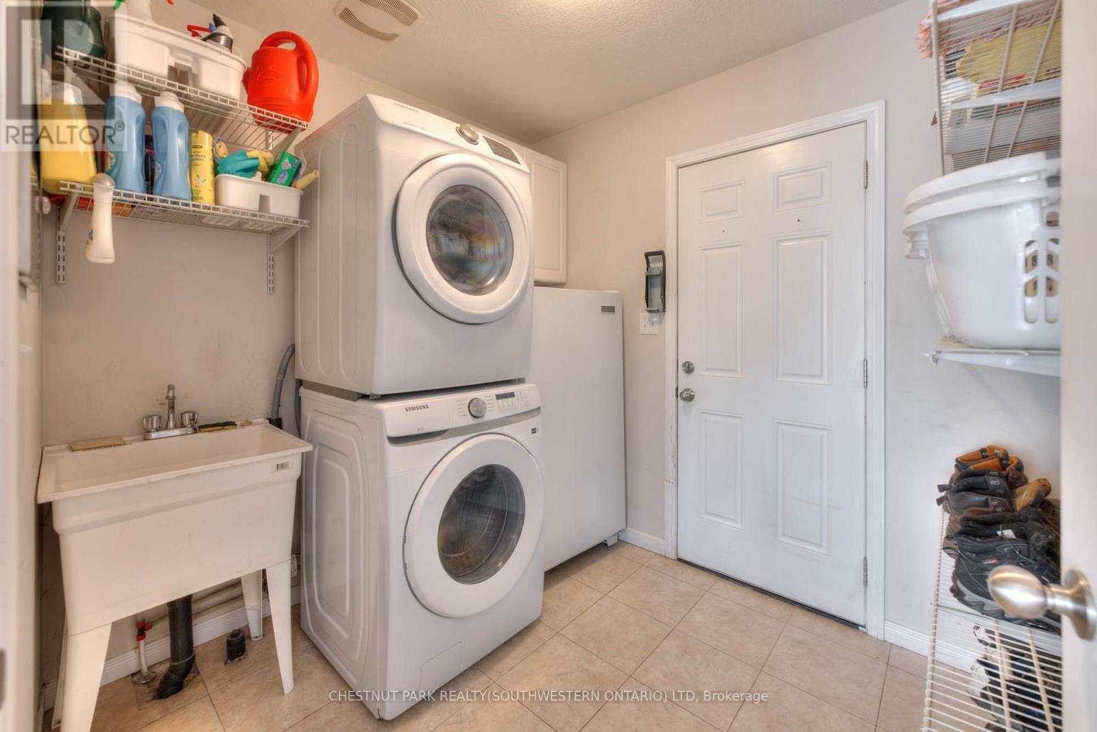 288 Steepleridge Street, Kitchener, ON - Indoor Photo Showing Laundry Room