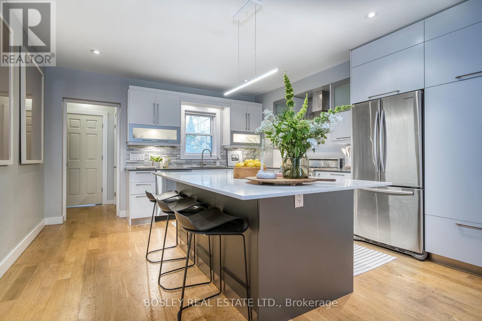 38 Halton Street, Toronto, ON - Indoor Photo Showing Kitchen With Upgraded Kitchen