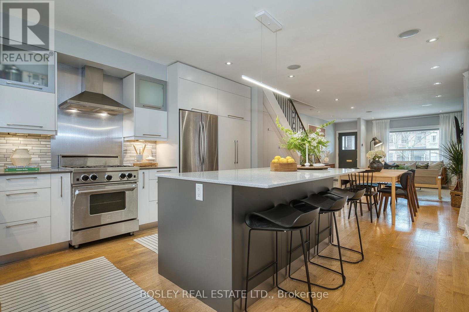 38 Halton Street, Toronto, ON - Indoor Photo Showing Kitchen With Upgraded Kitchen