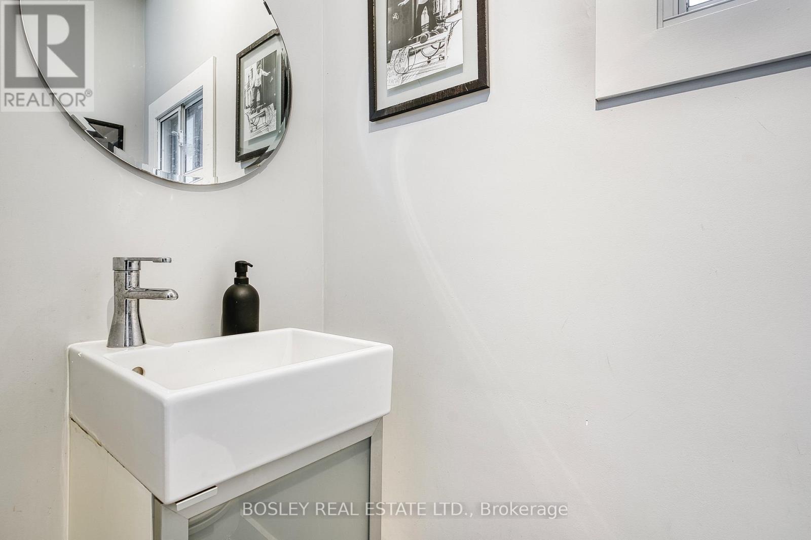 38 Halton Street, Toronto, ON -