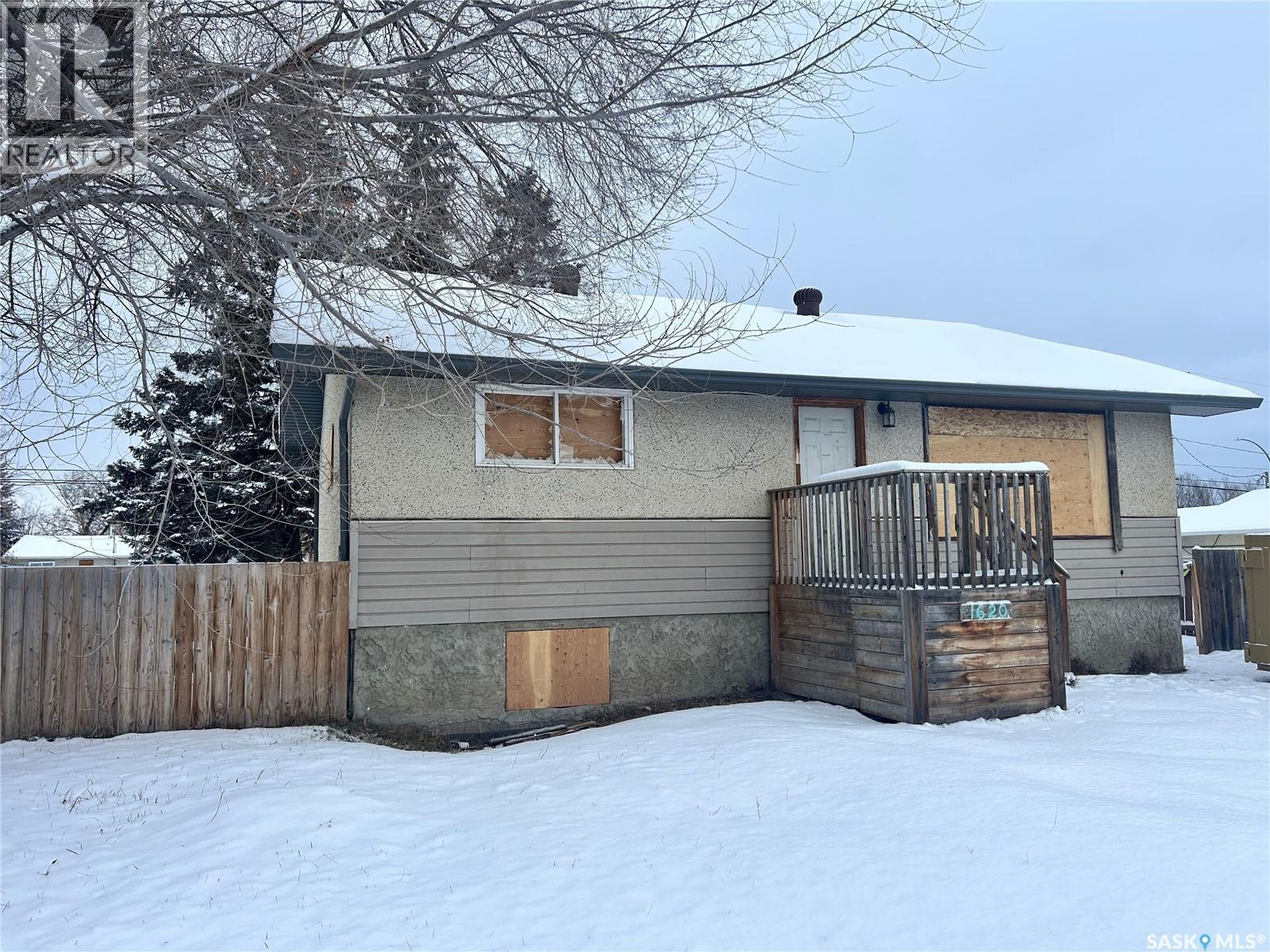 1620 15Th Street W, Prince Albert, SK - Outdoor