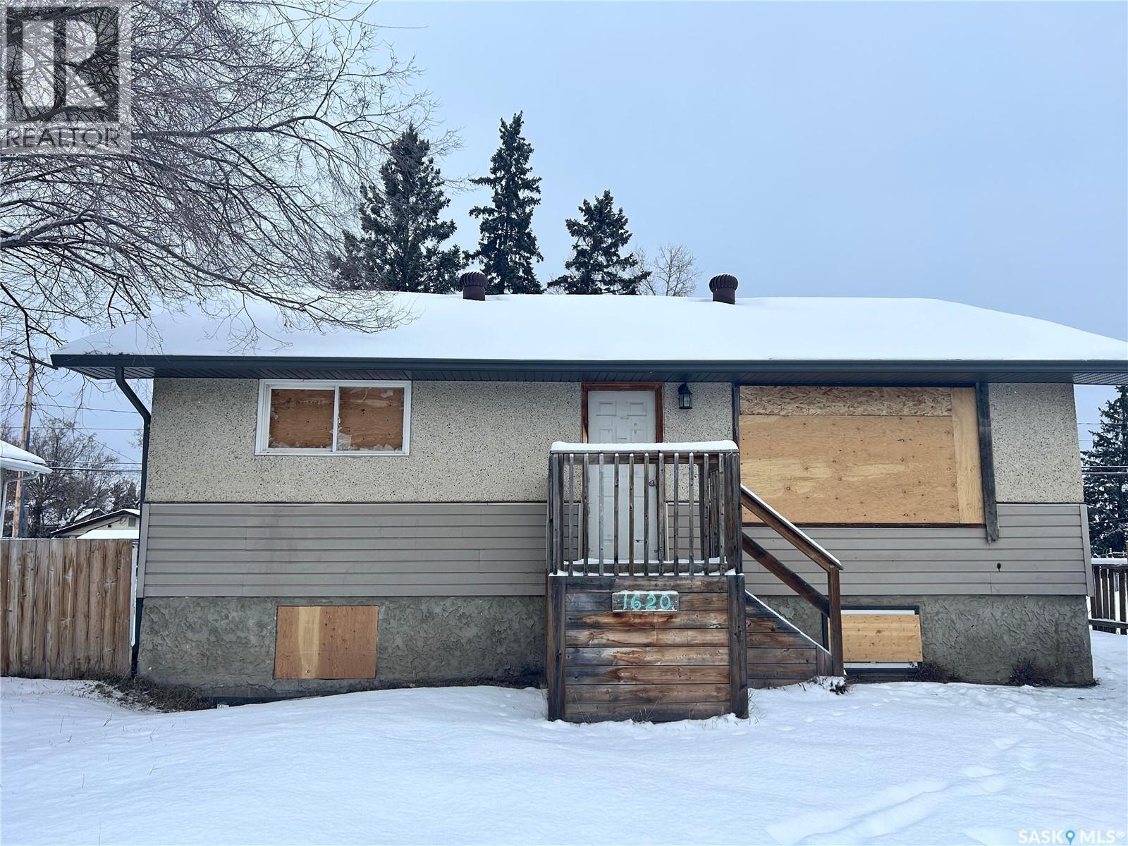 1620 15Th Street W, Prince Albert, SK - Outdoor