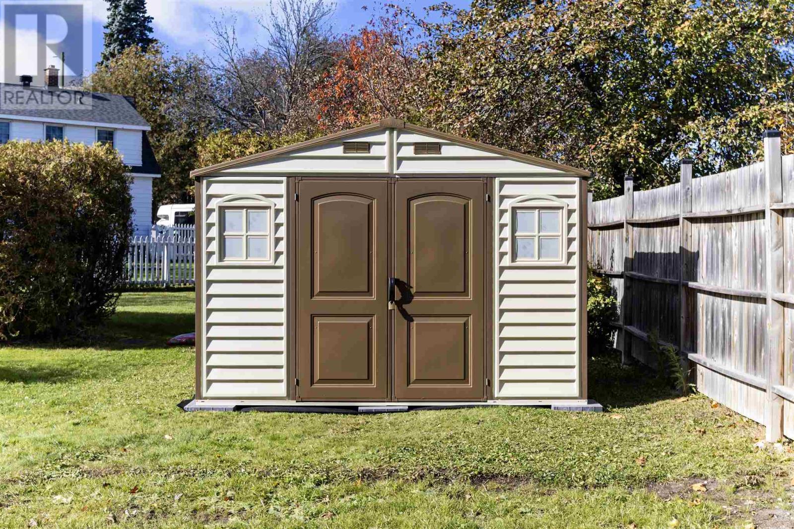 183 Upton Rd, Sault Ste. Marie, ON - Outdoor