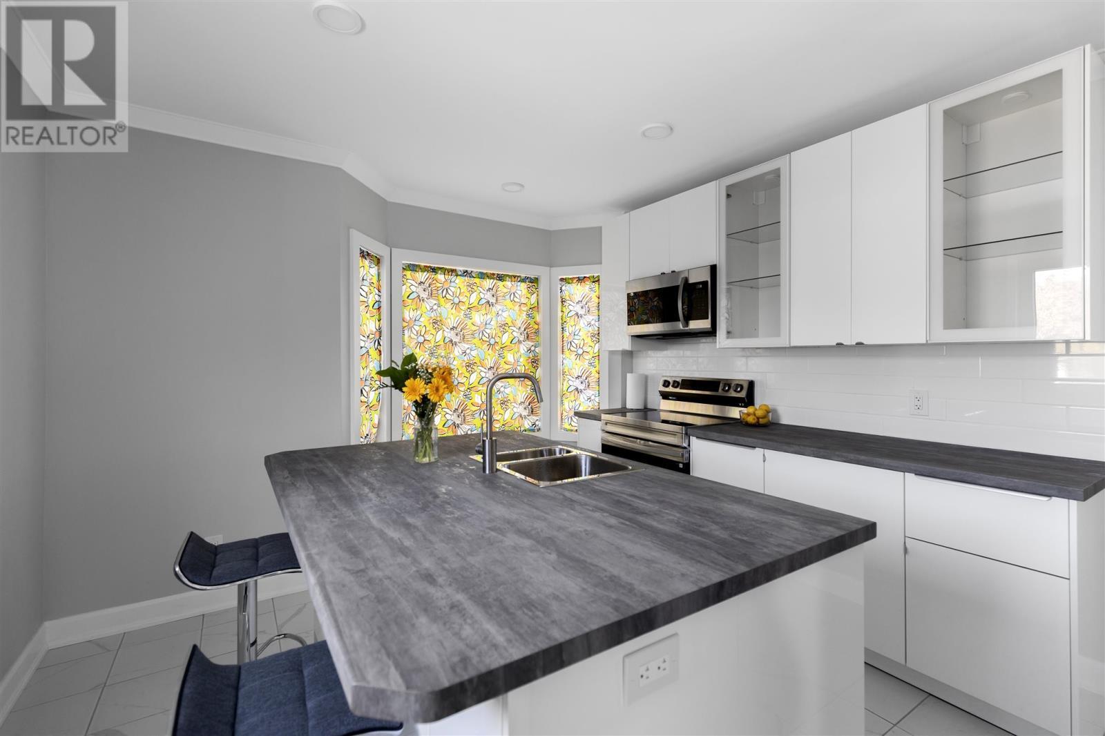 183 Upton Rd, Sault Ste. Marie, ON - Indoor Photo Showing Kitchen With Double Sink