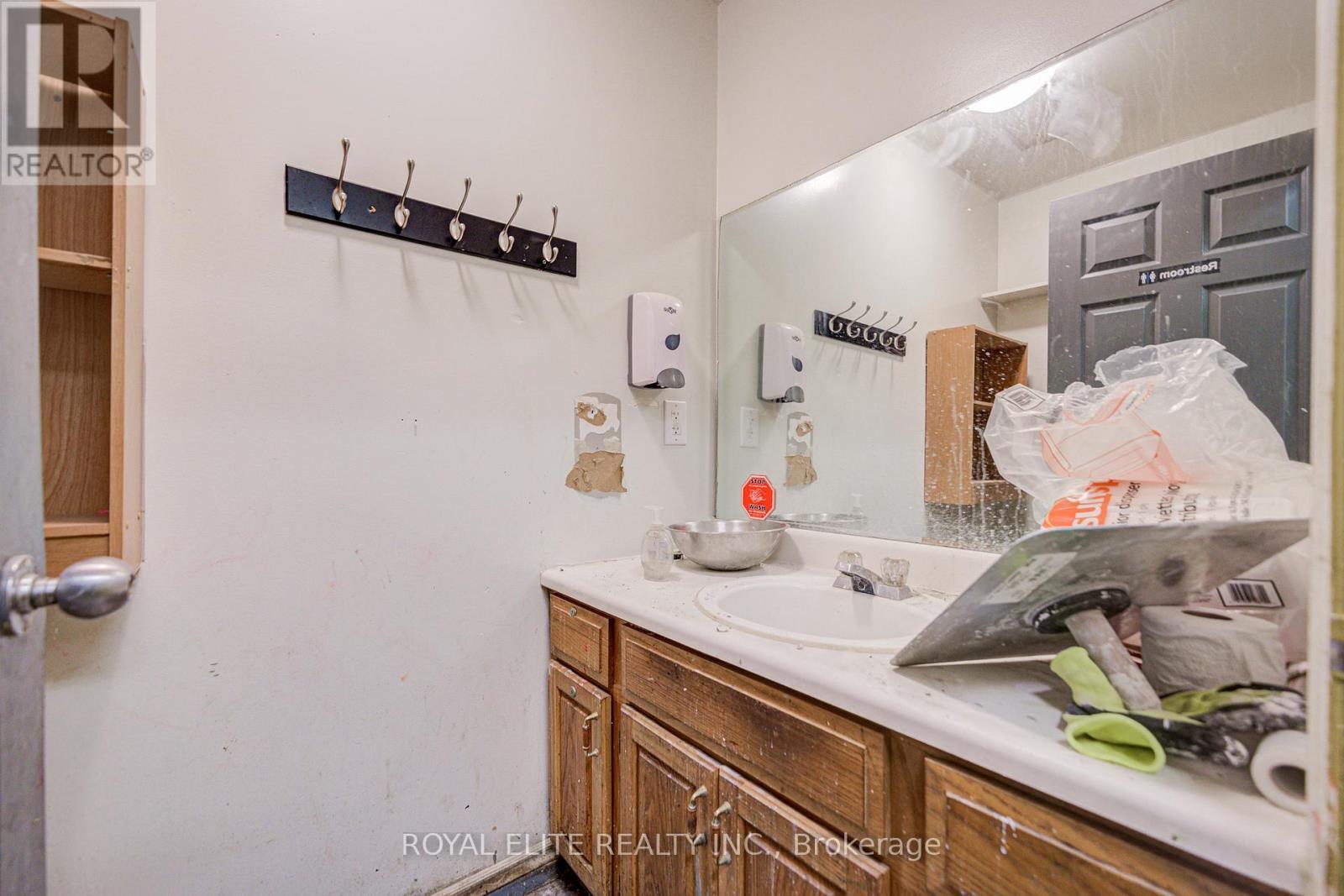 92 King Street W, Cobourg, ON - Indoor Photo Showing Bathroom