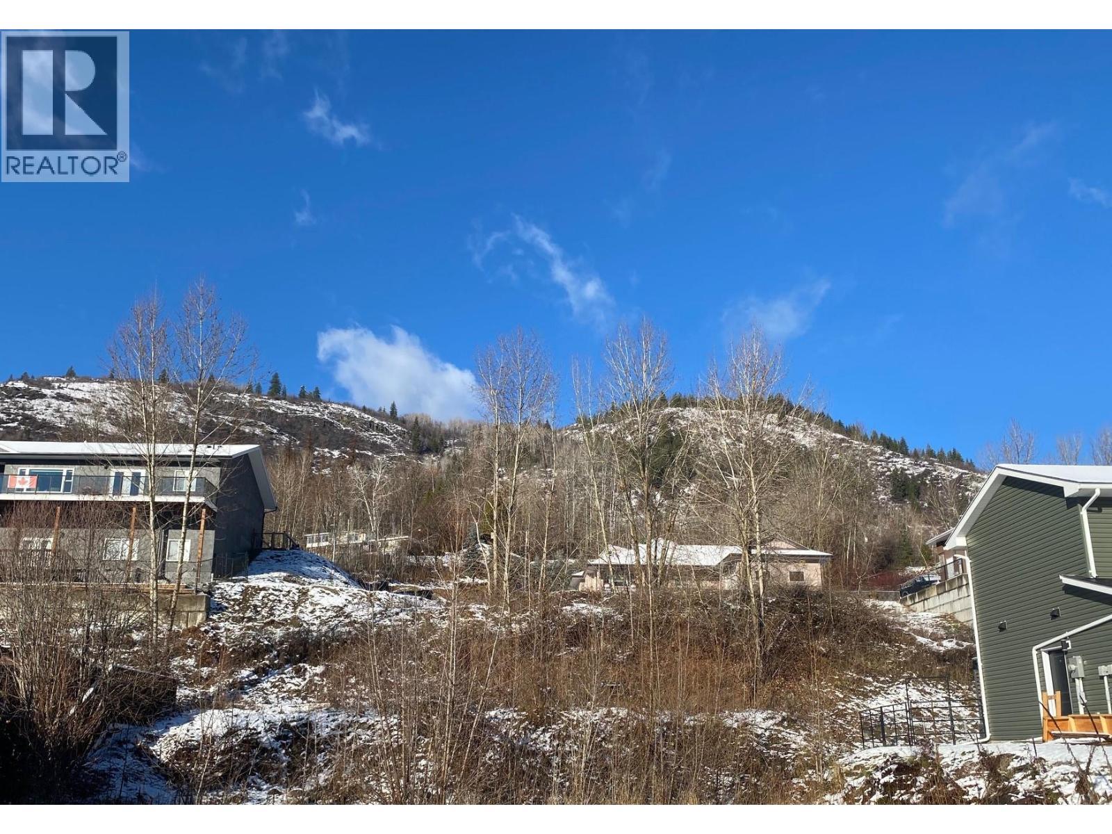 933 7Th Street, Montrose, BC