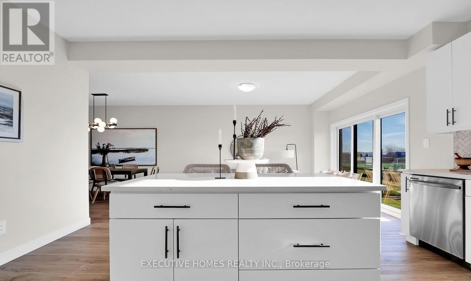 6937 Royal Magnolia Avenue, London South, ON - Indoor Photo Showing Kitchen