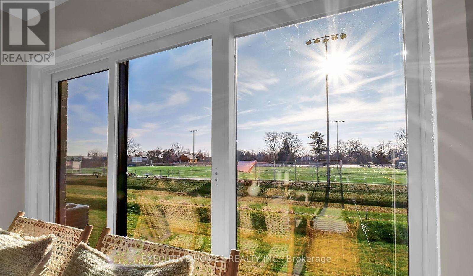 6937 Royal Magnolia Avenue, London South, ON - Indoor Photo Showing Other Room