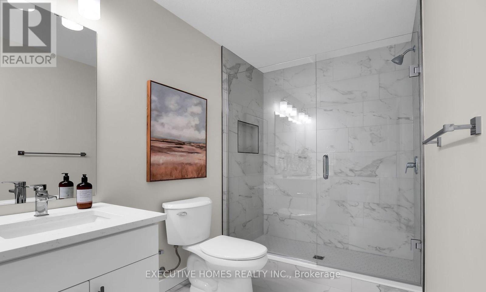 6937 Royal Magnolia Avenue, London South, ON - Indoor Photo Showing Bathroom