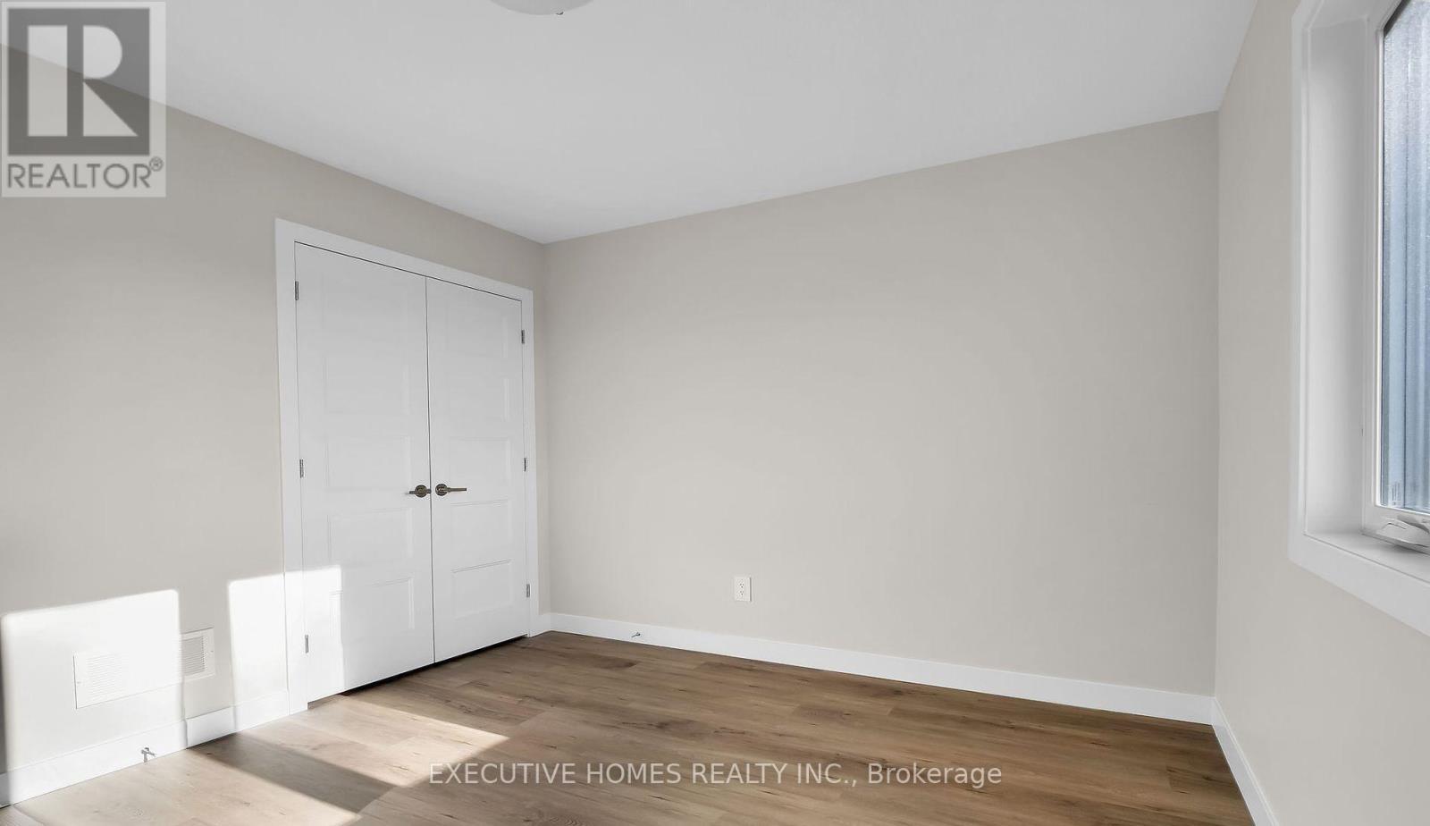 6937 Royal Magnolia Avenue, London South, ON - Indoor Photo Showing Other Room