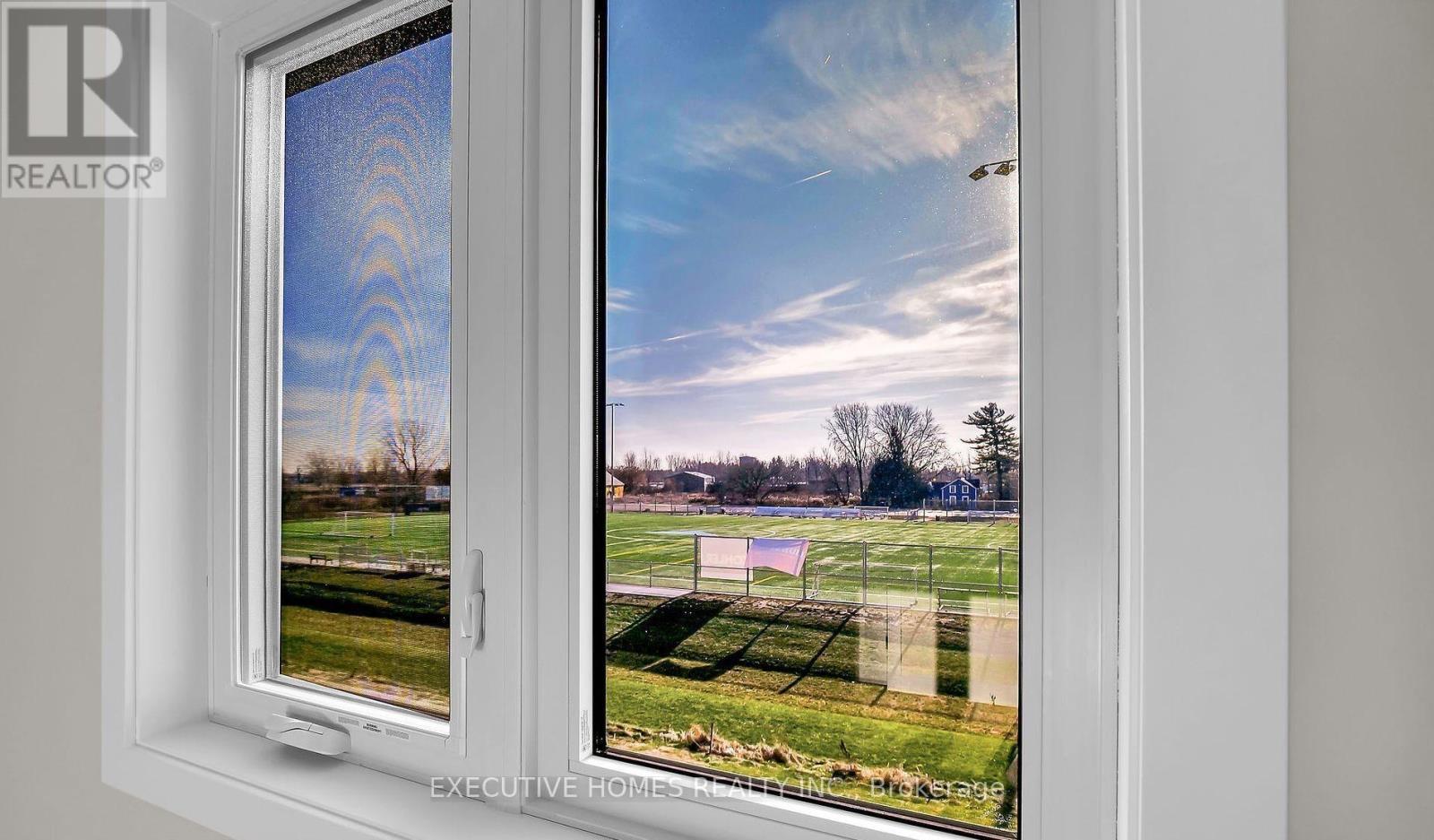 6937 Royal Magnolia Avenue, London South, ON - Indoor Photo Showing Other Room