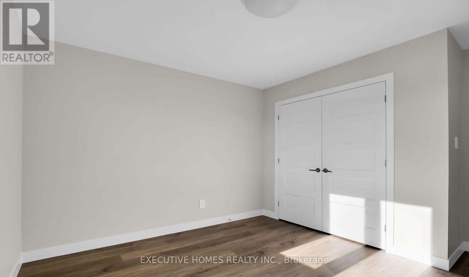 6937 Royal Magnolia Avenue, London South, ON - Indoor Photo Showing Other Room