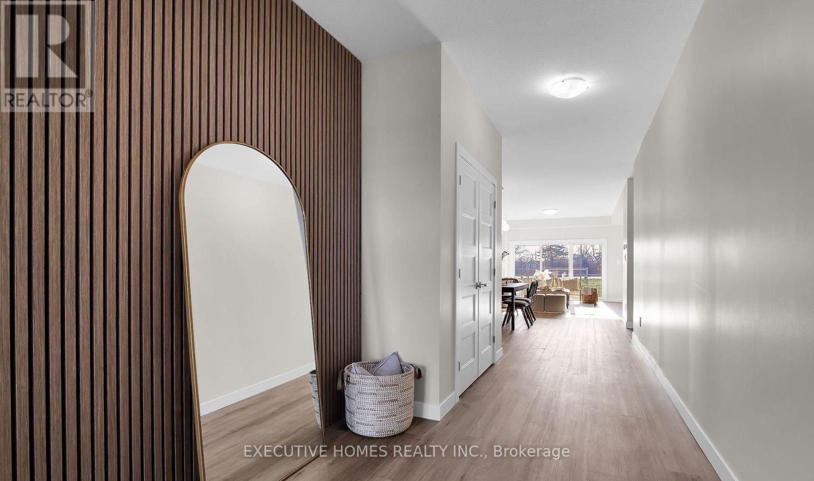 6937 Royal Magnolia Avenue, London South, ON - Indoor Photo Showing Other Room