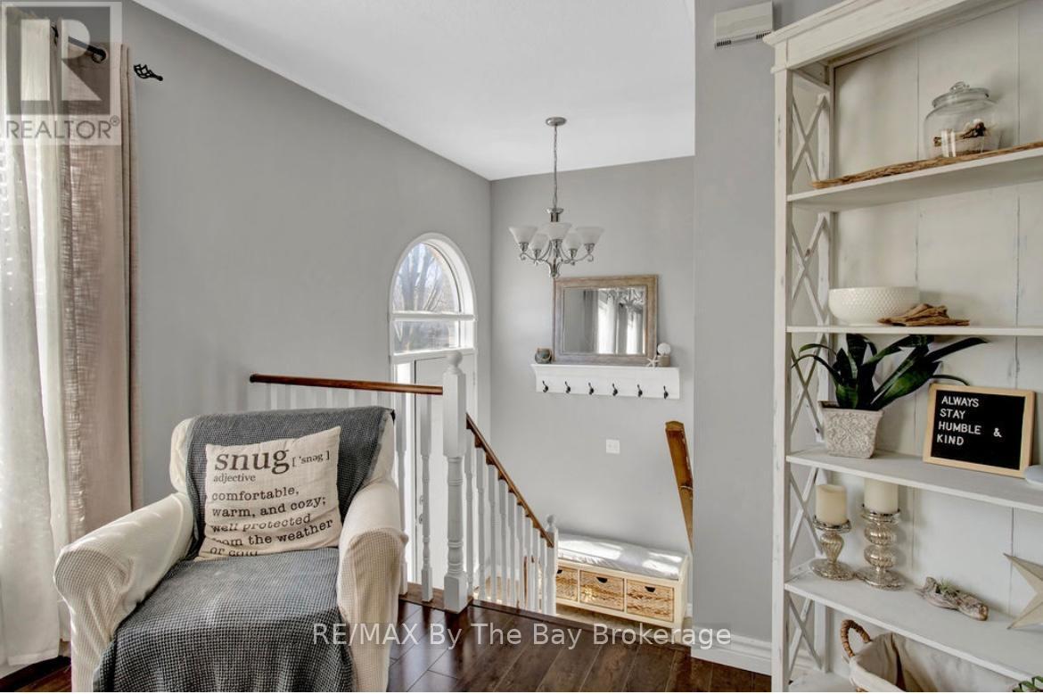 79 Fernbrook Drive, Wasaga Beach, ON - Indoor Photo Showing Other Room