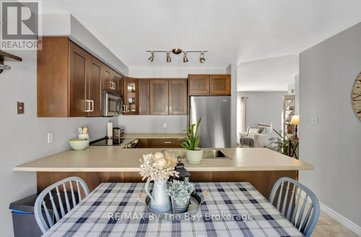 79 Fernbrook Drive, Wasaga Beach, ON - Indoor Photo Showing Other Room