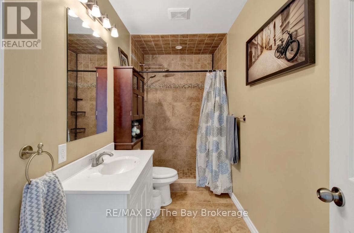 79 Fernbrook Drive, Wasaga Beach, ON - Indoor Photo Showing Bathroom