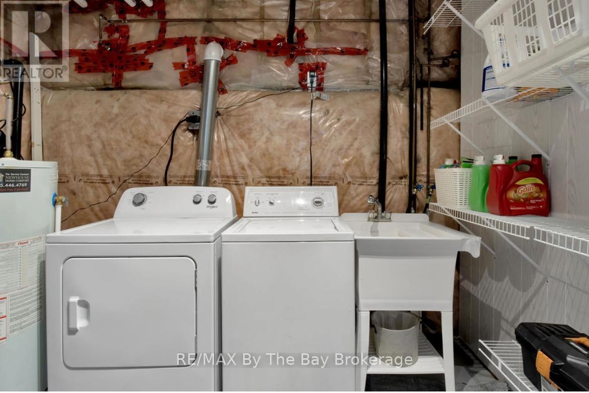 79 Fernbrook Drive, Wasaga Beach, ON - Indoor Photo Showing Laundry Room