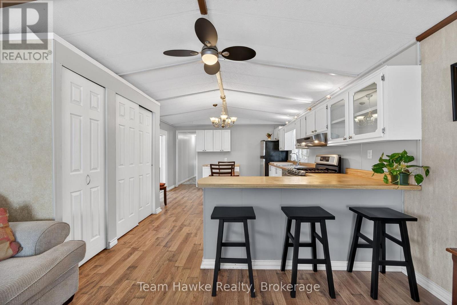 44 Northland Drive, Midland, ON - Indoor Photo Showing Kitchen