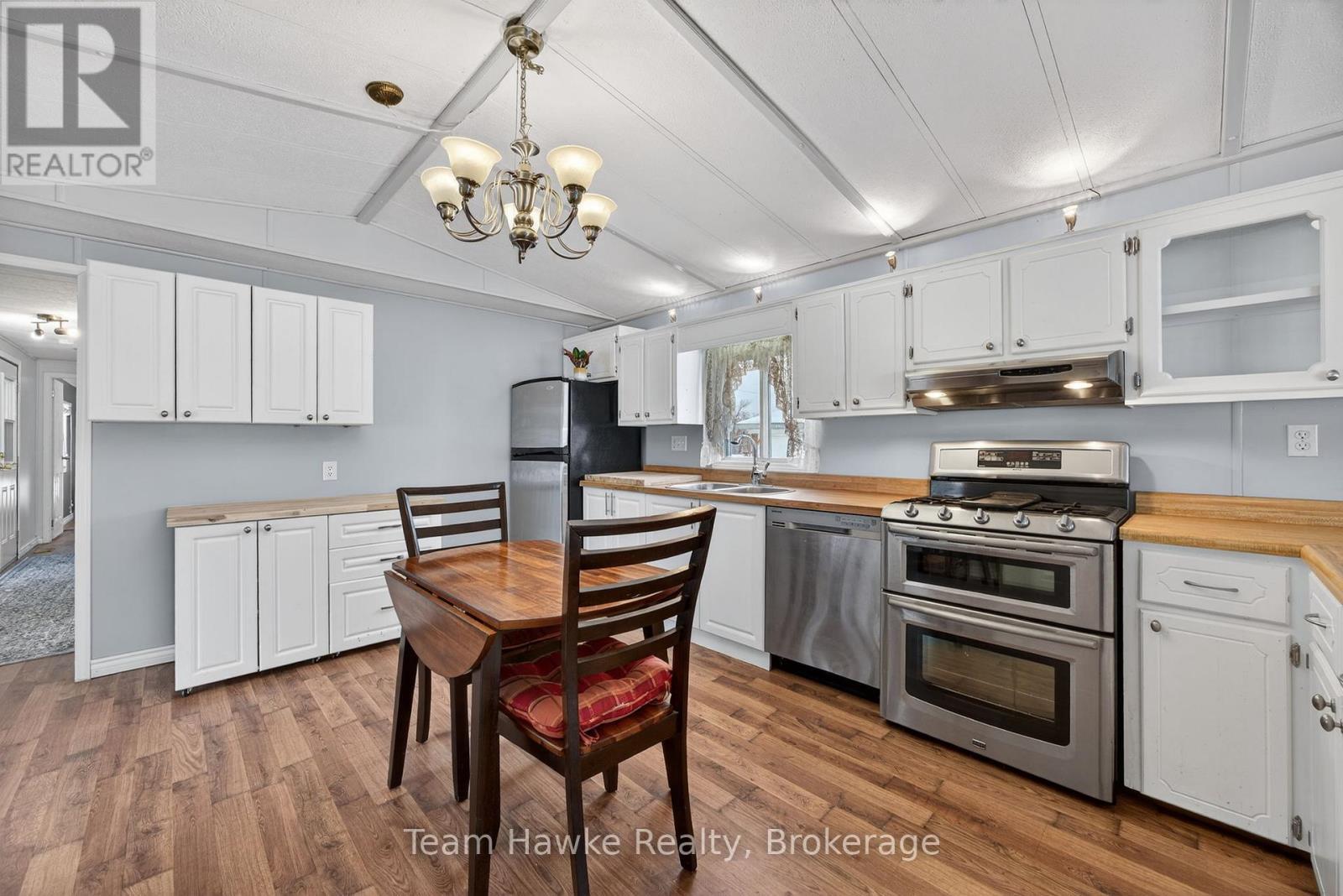 44 Northland Drive, Midland, ON - Indoor Photo Showing Kitchen