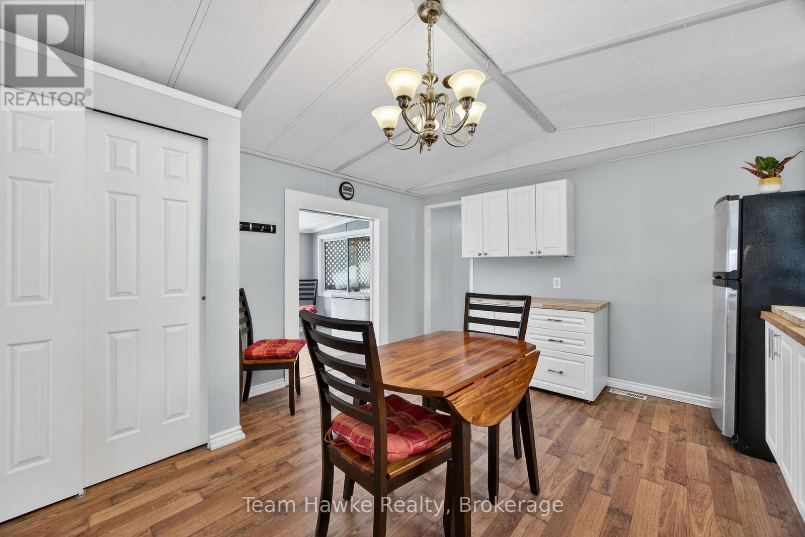 44 Northland Drive, Midland, ON - Indoor Photo Showing Dining Room