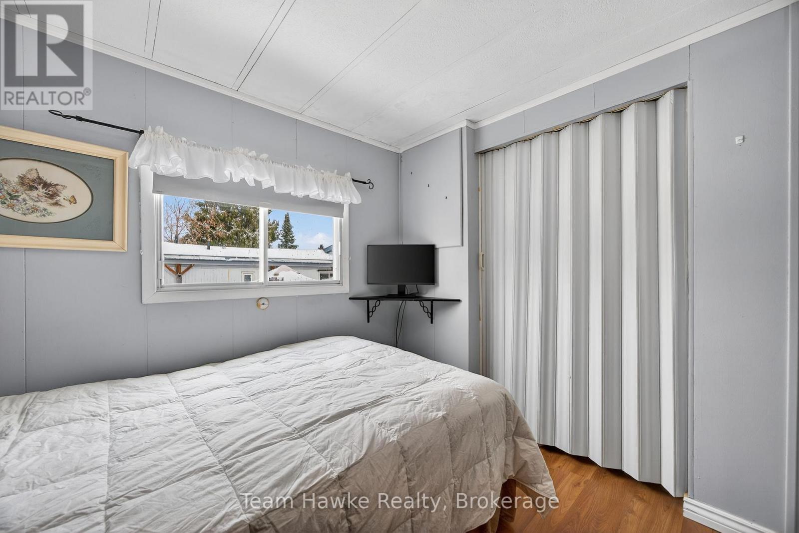 44 Northland Drive, Midland, ON - Indoor Photo Showing Bedroom