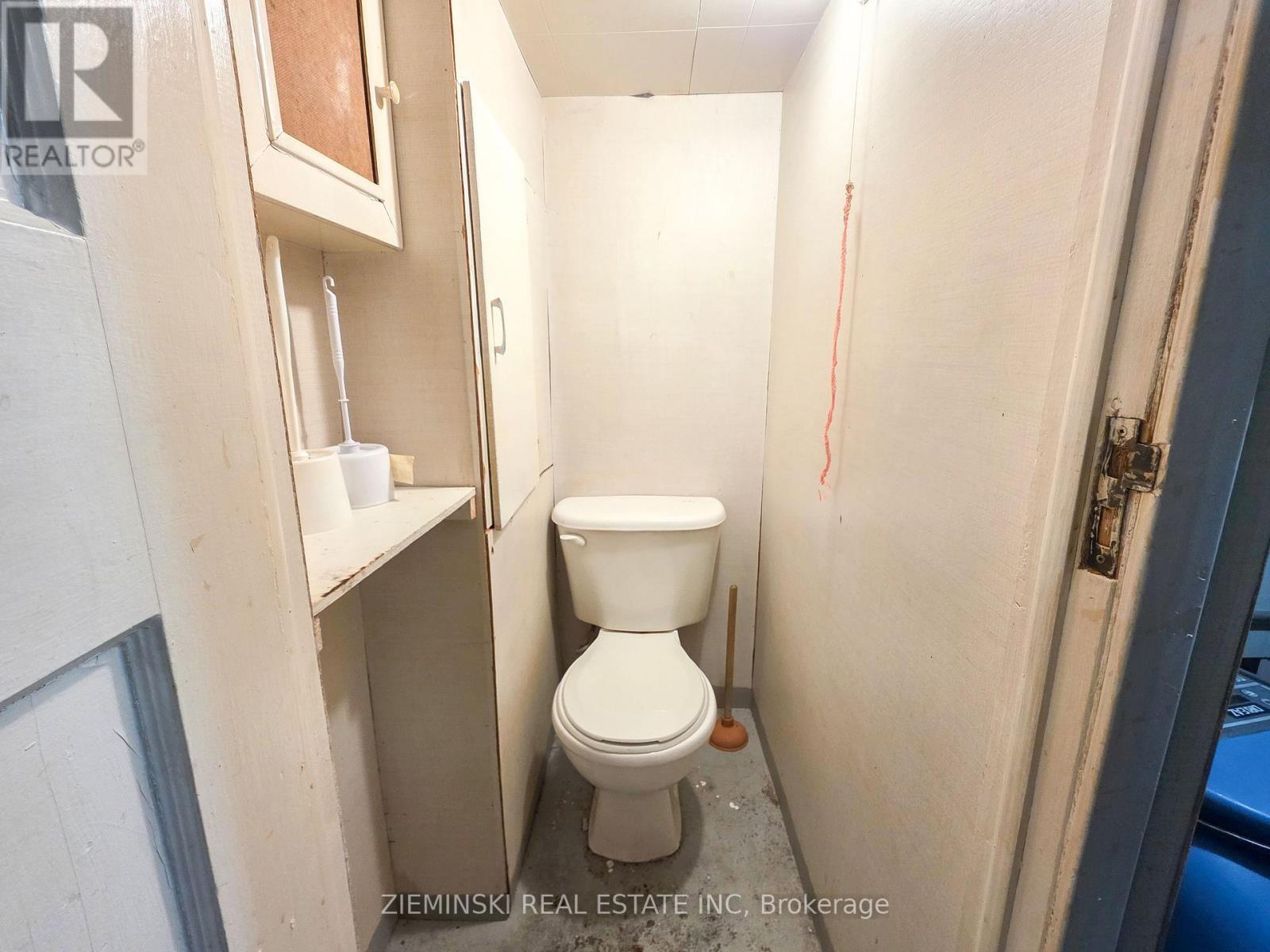 65 Kirby Avenue, Timmins (Ts - Se), ON - Indoor Photo Showing Bathroom