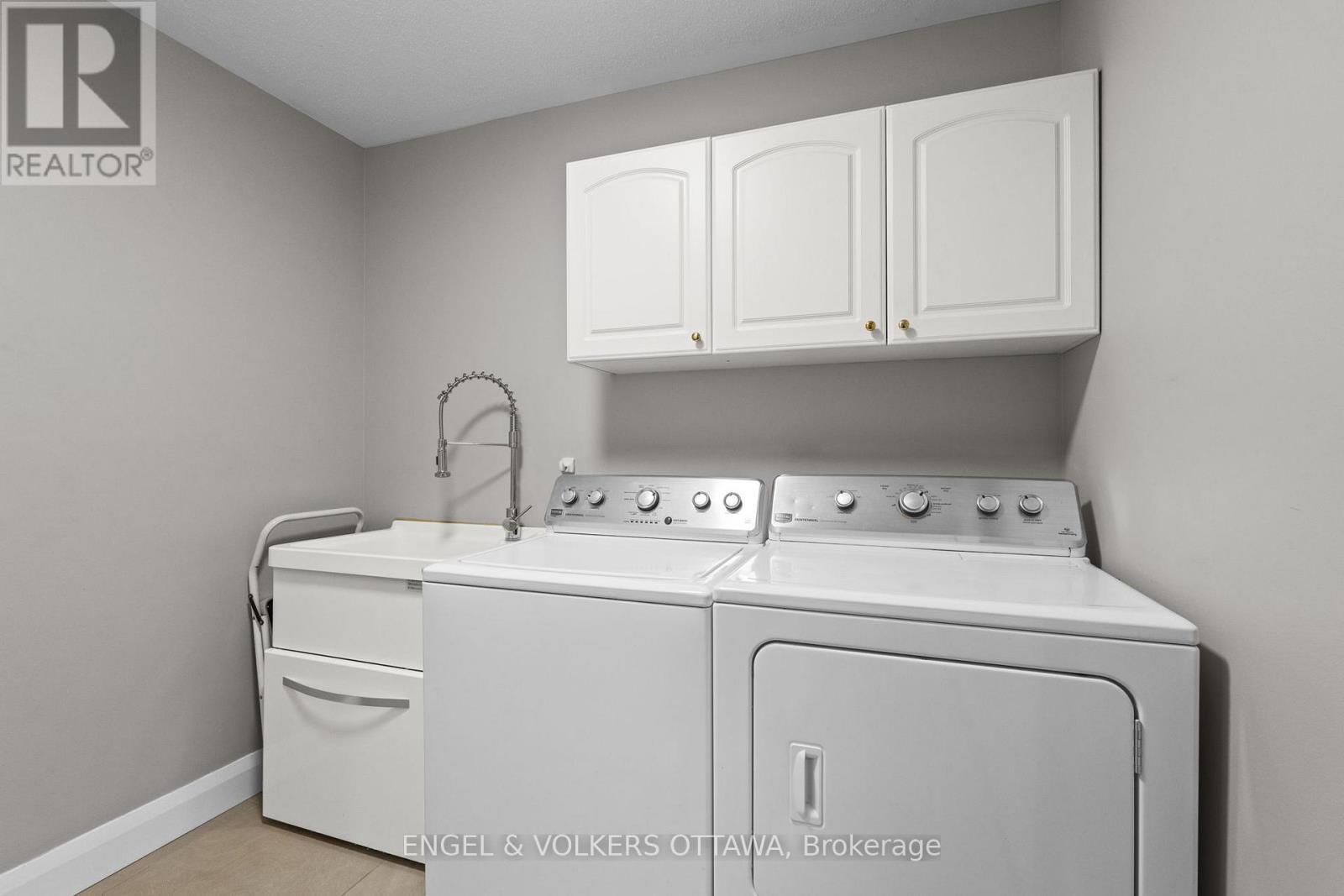 2931 Shadow Hill Crescent, Ottawa, ON - Indoor Photo Showing Laundry Room