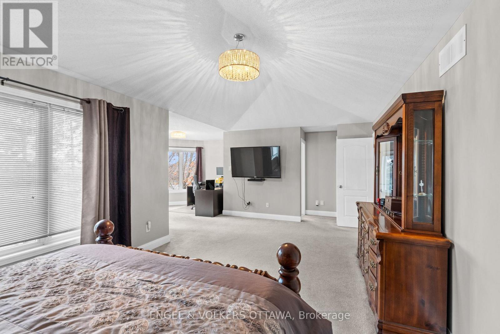 2931 Shadow Hill Crescent, Ottawa, ON - Indoor Photo Showing Bedroom