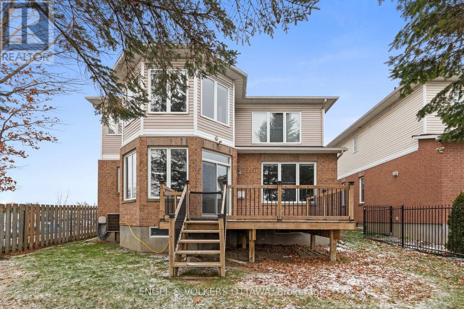 2931 Shadow Hill Crescent, Ottawa, ON - Outdoor With Deck Patio Veranda