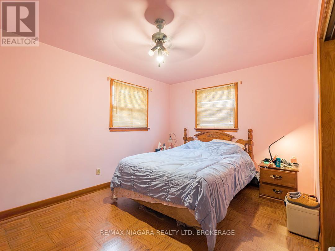 205 Borden Avenue, Port Colborne (Main Street), ON - Indoor Photo Showing Bedroom