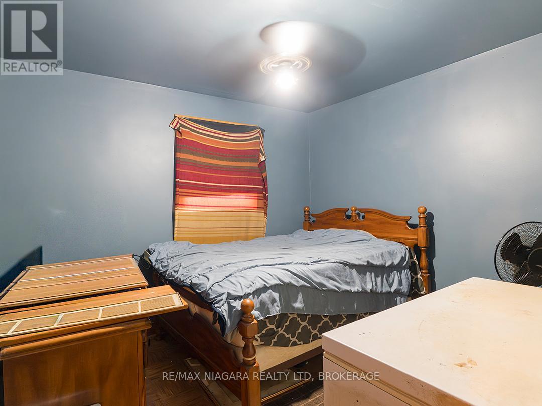 205 Borden Avenue, Port Colborne (Main Street), ON - Indoor Photo Showing Bedroom