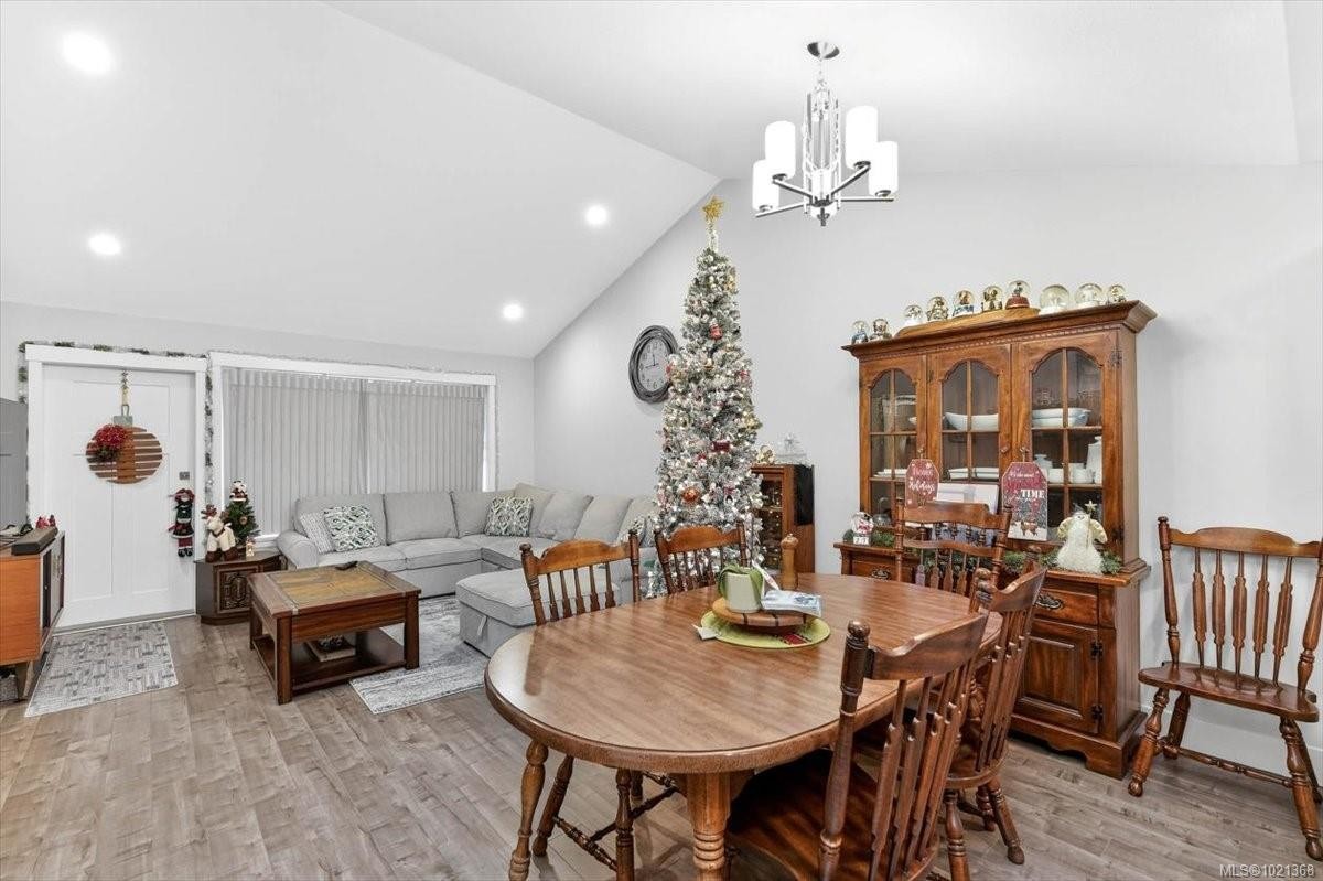 A-4626 Maitland St, Port Alberni, BC - Indoor Photo Showing Dining Room