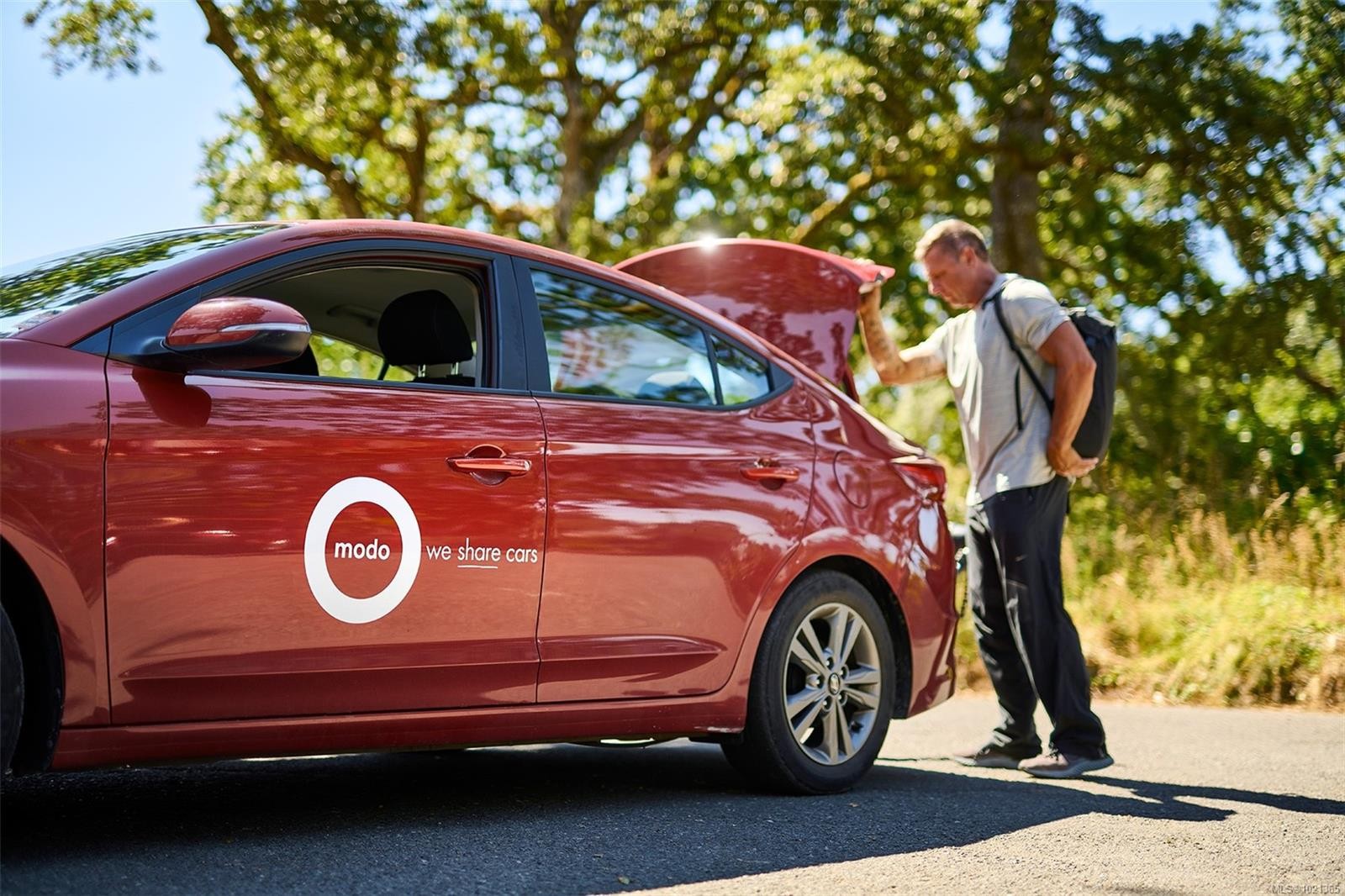 202-3839 Quadra St, Saanich, BC - Outdoor