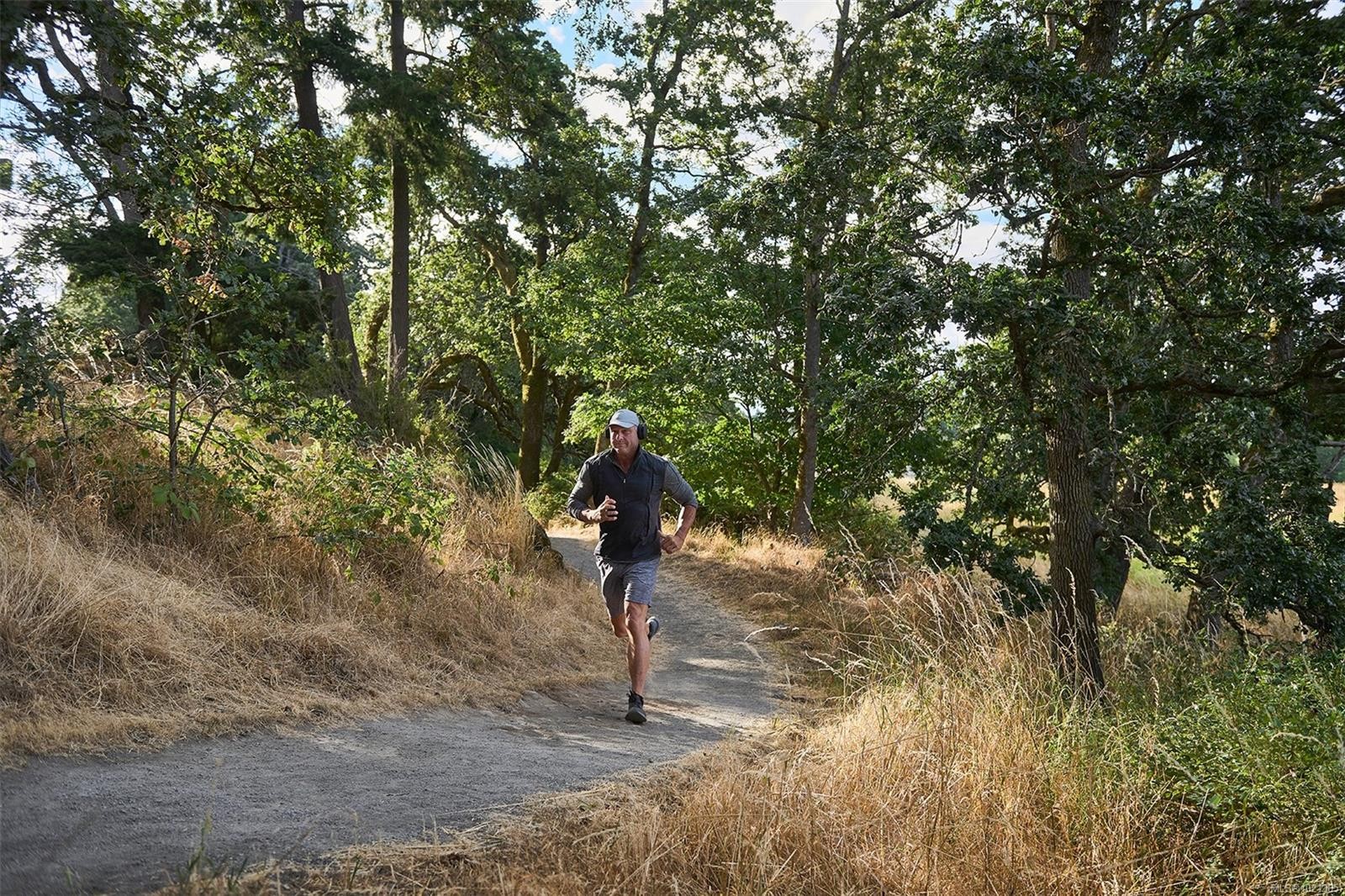 202-3839 Quadra St, Saanich, BC - Outdoor With View