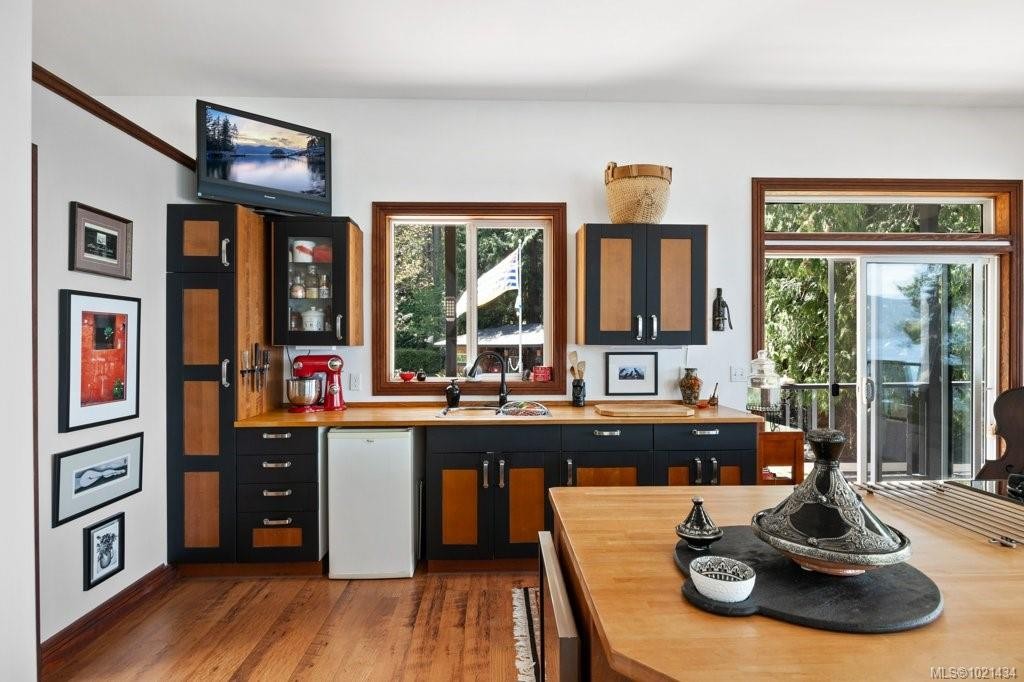 777 Mine Rd, Lasqueti Island, BC