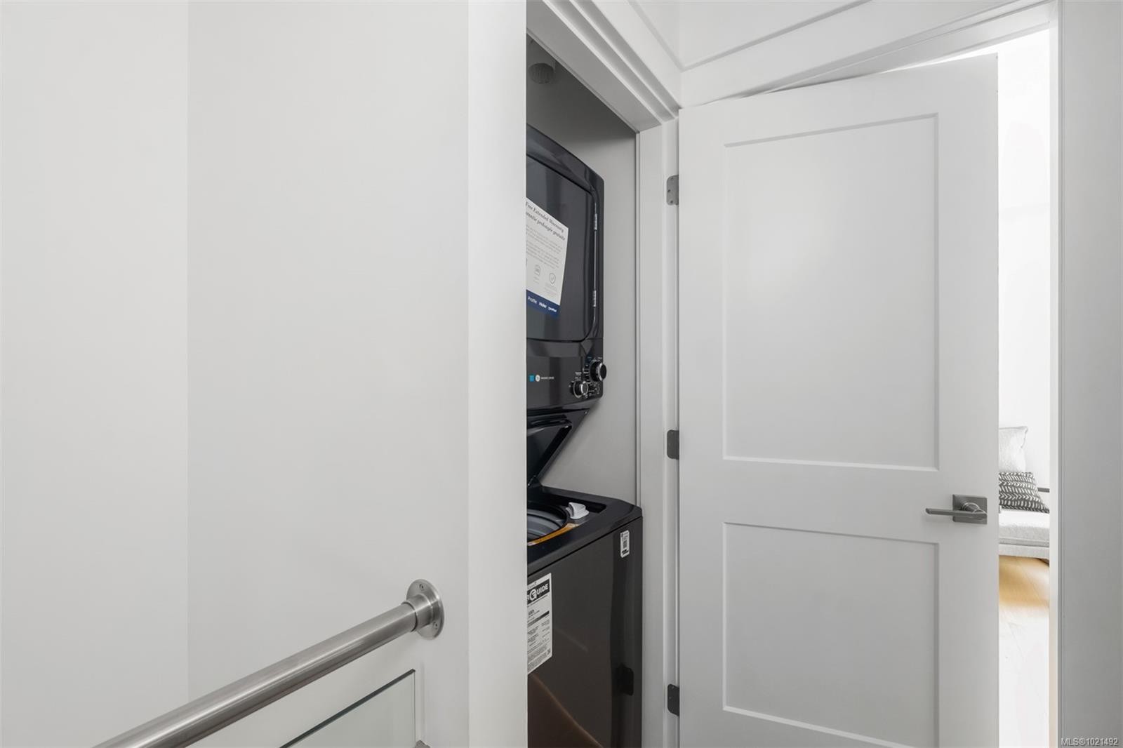 6-820 Dunsmuir Rd, Esquimalt, BC