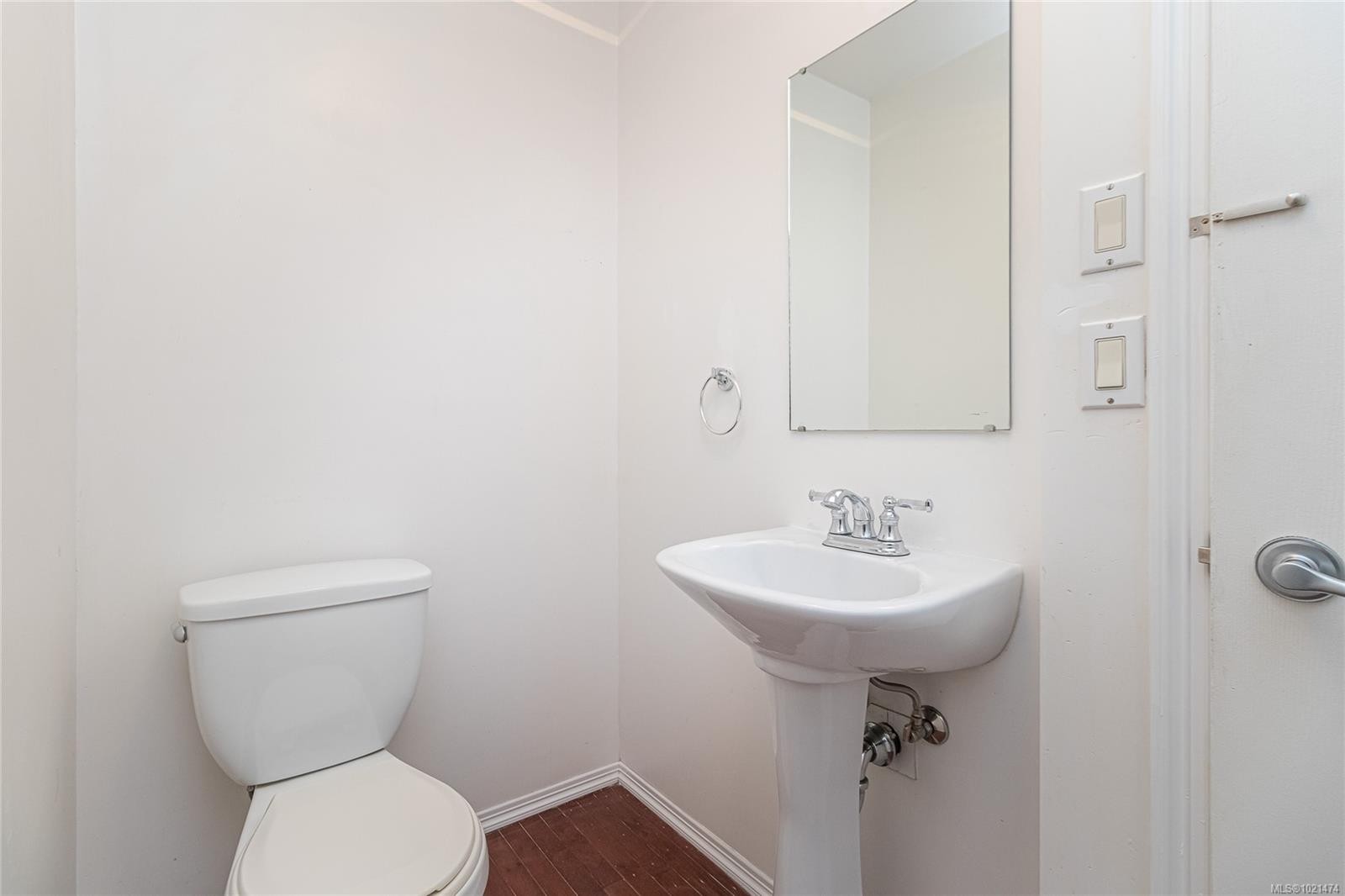 2365 Lovell Ave, Sidney, BC