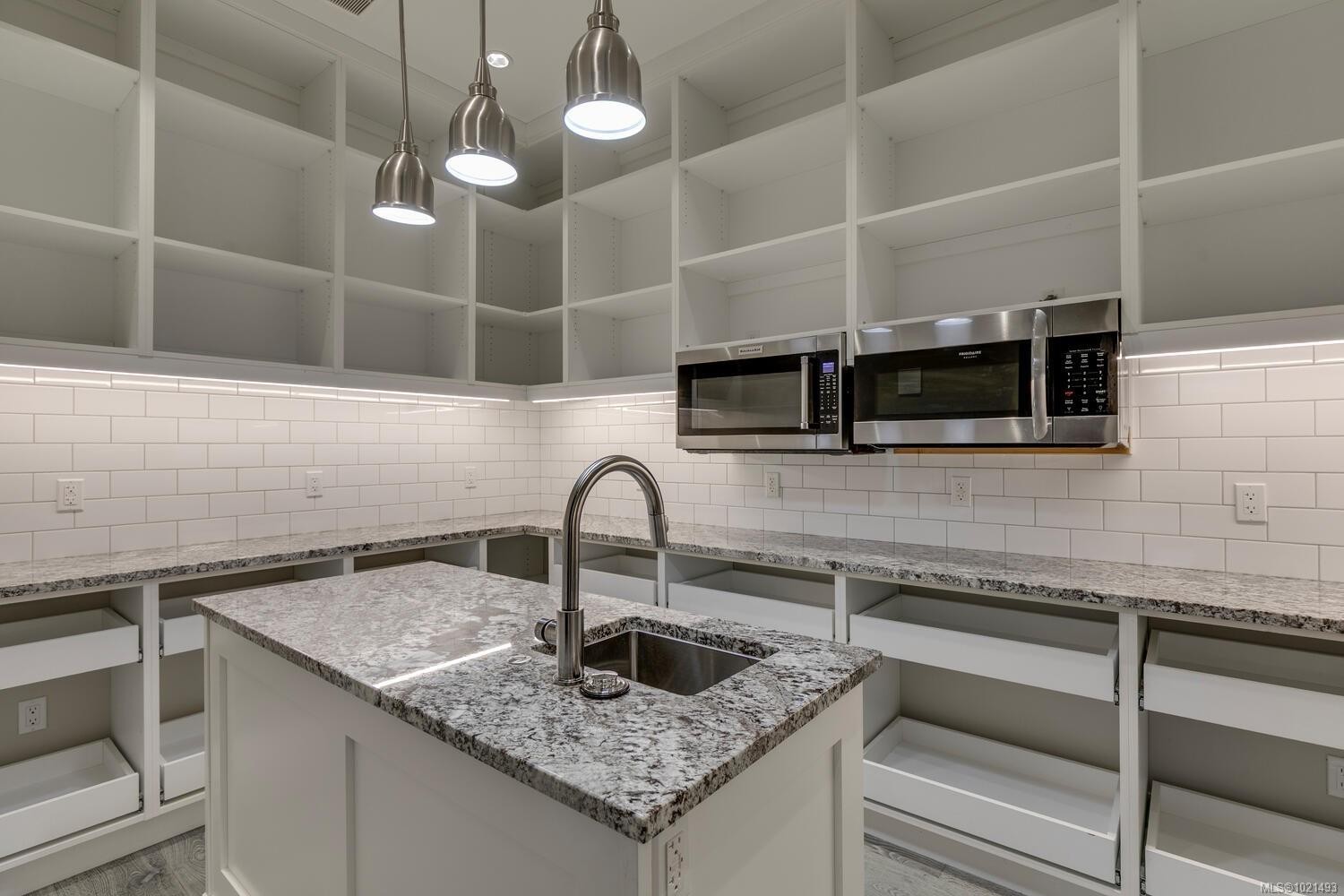 776 Hirst Ave, Parksville, BC