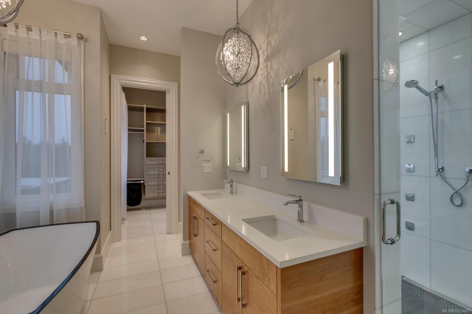 776 Hirst Ave, Parksville, BC