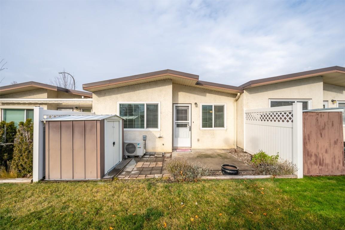 29-854 Main Street, Penticton, BC - Outdoor