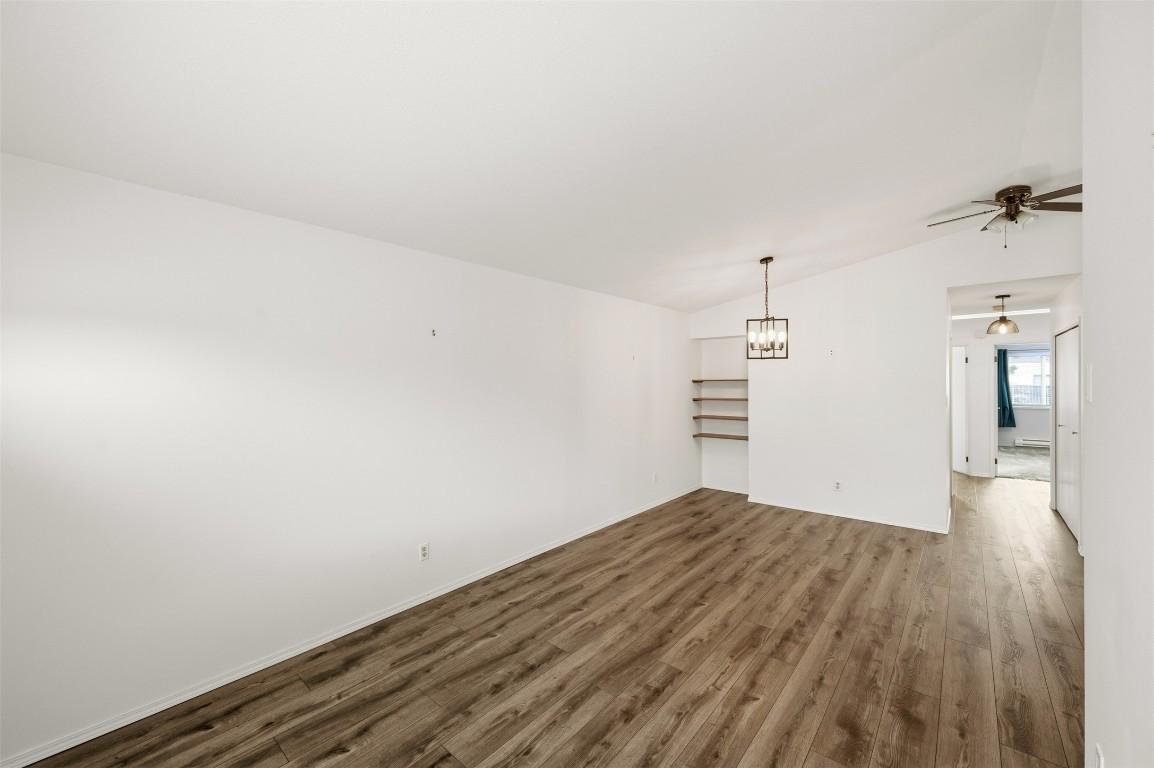 29-854 Main Street, Penticton, BC - Indoor Photo Showing Other Room