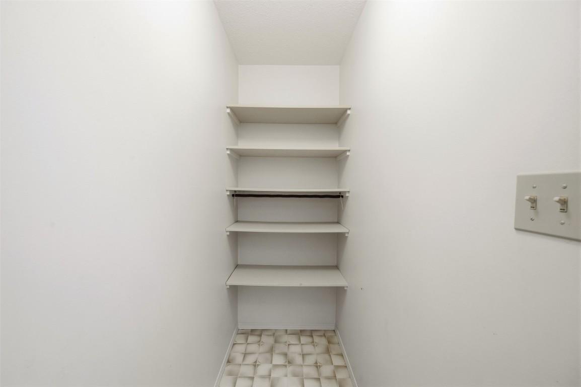 29-854 Main Street, Penticton, BC - Indoor Photo Showing Other Room